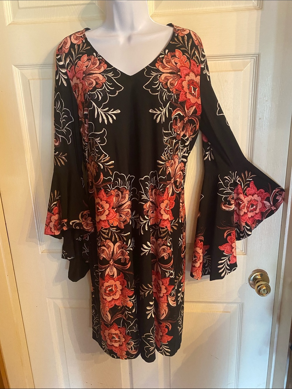 Roz & Ali Black Dress with Red Floral Bell Sleeves 12